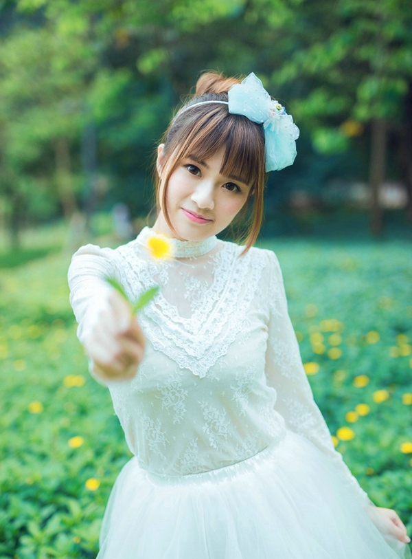 人之所以悲伤,是因为我们留不住岁月;而更无法面对的是有一日,青春,就这样消逝过去。